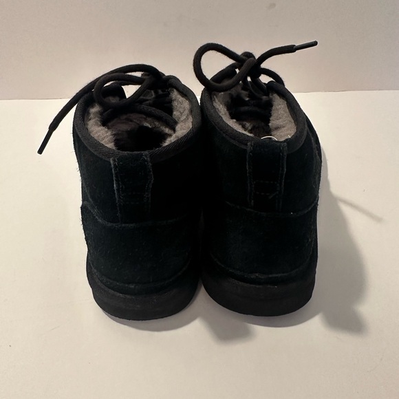 UGG Neumel Black Ankle Chukka Shearling Lined Boots Size 9 - Picture 2 of 7